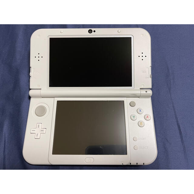 ニンテンドー3DS(ニンテンドー3DS)の美品★ニンテンドー3DS ホワイト エンタメ/ホビーのゲームソフト/ゲーム機本体(携帯用ゲーム機本体)の商品写真