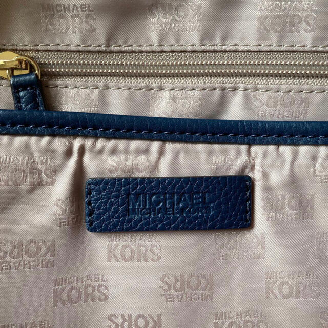 Michael Kors(マイケルコース)のマイケルコース　紺色　リュック レディースのバッグ(リュック/バックパック)の商品写真