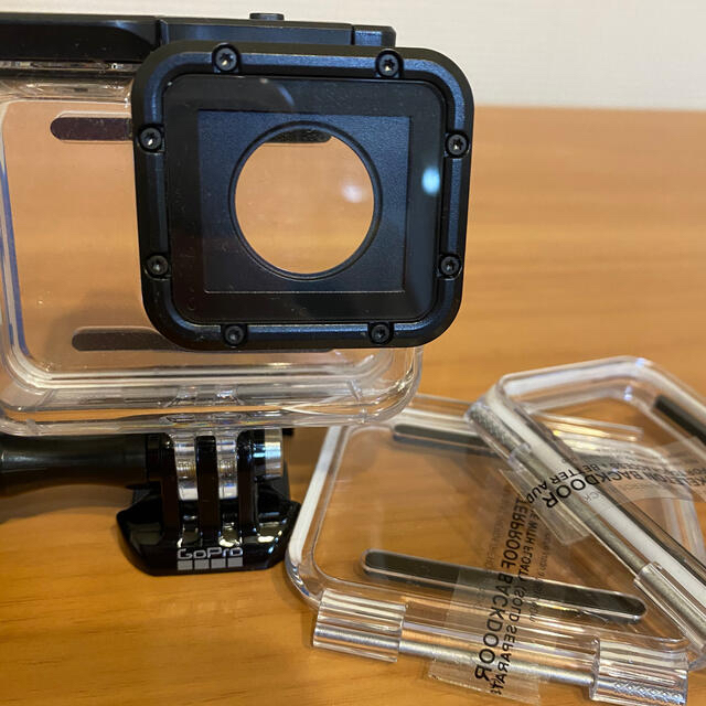 GoPro(ゴープロ)の【美品】GoPro防水ケース（一度のみ使用・スペア未使用） スマホ/家電/カメラのカメラ(その他)の商品写真