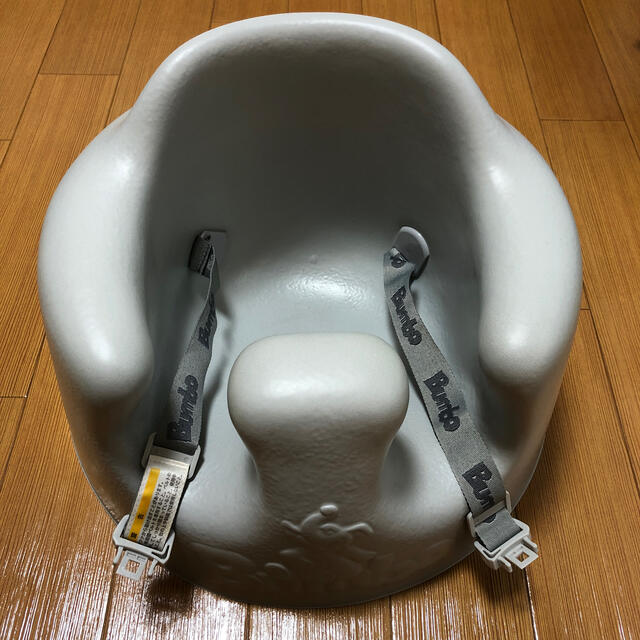 Bumbo(バンボ)のバンボ キッズ/ベビー/マタニティの授乳/お食事用品(その他)の商品写真