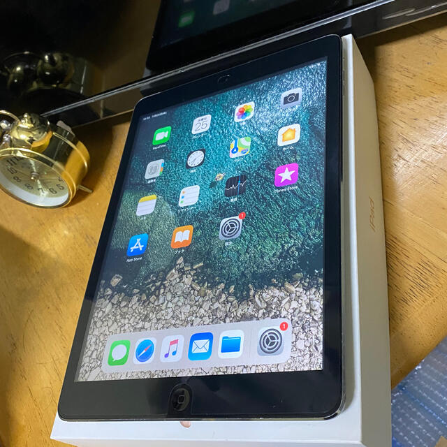 完動品　iPad  Air 16GB  セルラー　アイパッド　エア