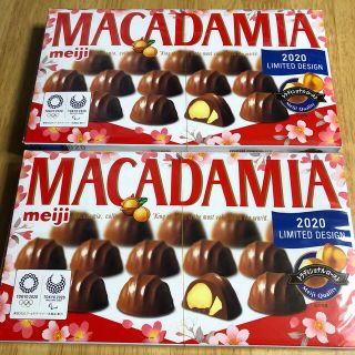 メイジ(明治)のmeiji MACADAMIA マカダミアチョコレート 特大 2箱(菓子/デザート)