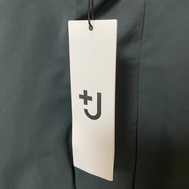 UNIQLO(ユニクロ)のハイブリッドダウンパーカー +J メンズのジャケット/アウター(ダウンジャケット)の商品写真