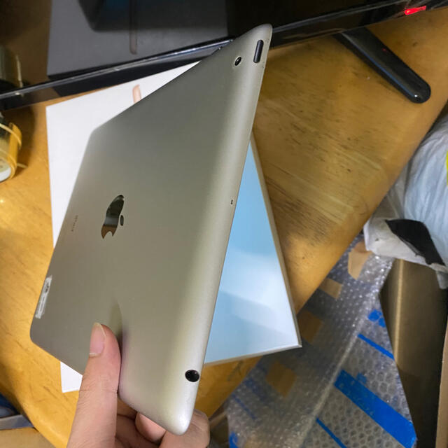 iPad(アイパッド)のはるちゃん様専用 準美品　iPad2 16GB  WIFIモデル　 スマホ/家電/カメラのPC/タブレット(タブレット)の商品写真