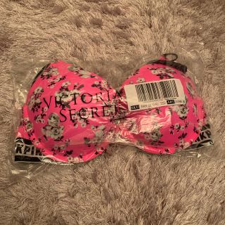 ヴィクトリアズシークレット(Victoria's Secret)のVICTORIA'S SECRETビクトリアシークレット ネオンピンクブラ32D(ブラ)