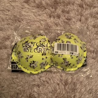 ヴィクトリアズシークレット(Victoria's Secret)のVICTORIA'S SECRETビクトリアシークレット ネオンイエローブラ新品(ブラ)