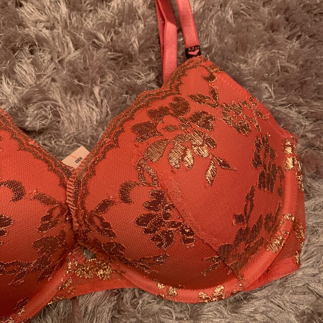 Victoria's Secret(ヴィクトリアズシークレット)のVICTORIA'S SECRET ビクトリアシークレット 新品未使用　ブラ レディースの下着/アンダーウェア(ブラ)の商品写真