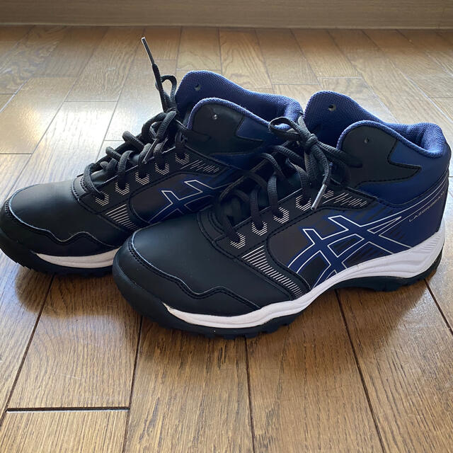 asics(アシックス)のasics 冬ぐつ　スノートレー　24.5㎝ キッズ/ベビー/マタニティのキッズ靴/シューズ(15cm~)(スニーカー)の商品写真