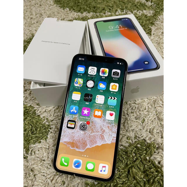 iPhone(アイフォーン)のiPhone X 256GB シルバー SIMフリー iOS11.2 スマホ/家電/カメラのスマートフォン/携帯電話(スマートフォン本体)の商品写真