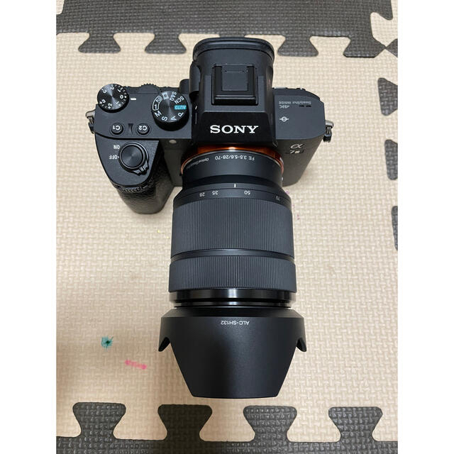 SONY(ソニー)の『いくみんさん専用』SONY α7III ズームレンズキット スマホ/家電/カメラのカメラ(ミラーレス一眼)の商品写真