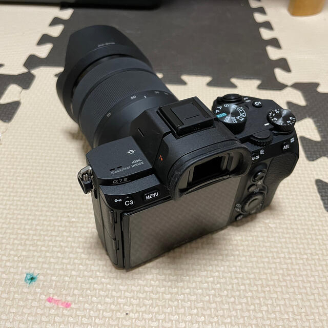 SONY(ソニー)の『いくみんさん専用』SONY α7III ズームレンズキット スマホ/家電/カメラのカメラ(ミラーレス一眼)の商品写真