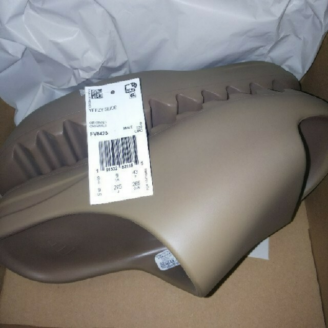 adidas(アディダス)の27.5cm US9 yeezy slide Earth Brown 茶色 メンズの靴/シューズ(サンダル)の商品写真