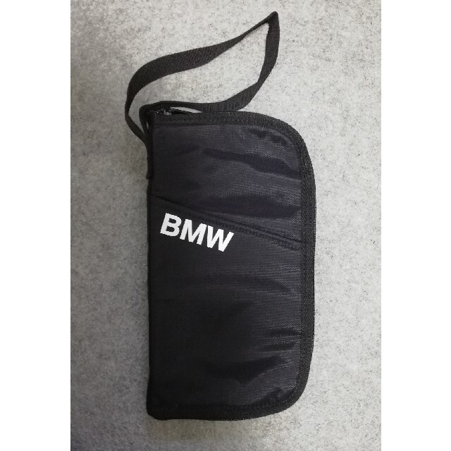 BMW(ビーエムダブリュー)のBMW カードホルダー ポーチ　正規品 ノベルティ　新品 レディースのファッション小物(パスケース/IDカードホルダー)の商品写真