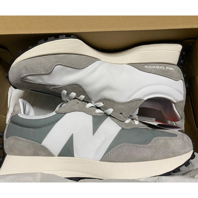 New Balance(ニューバランス)のnew balance 327 メンズの靴/シューズ(スニーカー)の商品写真