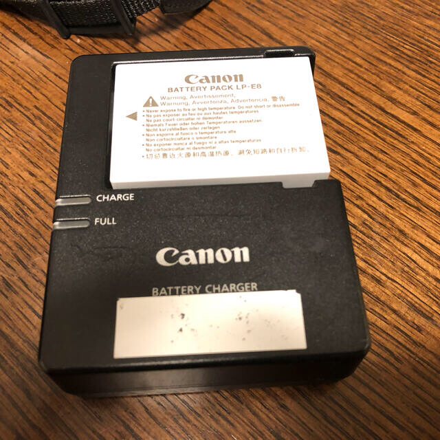 Canon(キヤノン)のCanon EOS KISS X4 EF-S18-55 IS スマホ/家電/カメラのカメラ(デジタル一眼)の商品写真