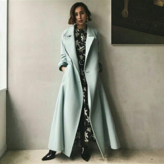 Ameri VINTAGE(アメリヴィンテージ)のAMERI LITTLE FLARE LONG COAT レディースのジャケット/アウター(ロングコート)の商品写真