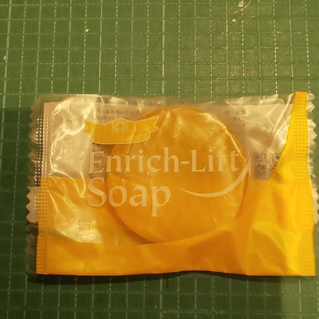 Dr.Ci Labo(ドクターシーラボ)の送料込み★新品未使用★ドクターシーラボ★Enrich-LiftSOAP コスメ/美容のスキンケア/基礎化粧品(洗顔料)の商品写真