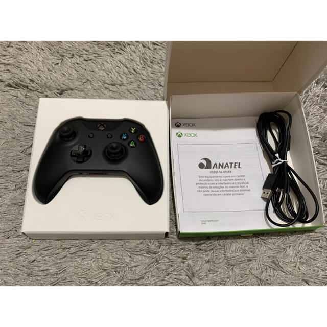 Xbox(エックスボックス)のxbox one コントローラー エンタメ/ホビーのゲームソフト/ゲーム機本体(家庭用ゲーム機本体)の商品写真