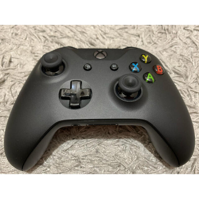 Xbox(エックスボックス)のxbox one コントローラー エンタメ/ホビーのゲームソフト/ゲーム機本体(家庭用ゲーム機本体)の商品写真