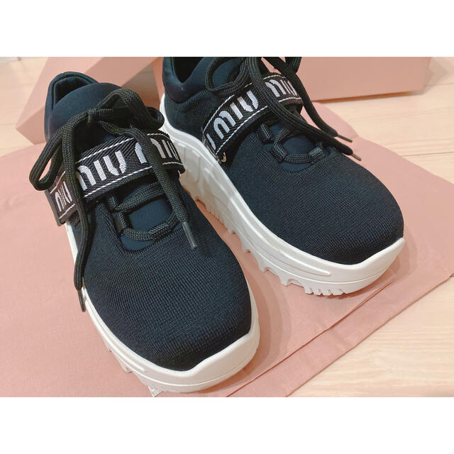 miumiu(ミュウミュウ)のmiu miu ミュウミュウ　スニーカー　人気❤︎ レディースの靴/シューズ(スニーカー)の商品写真