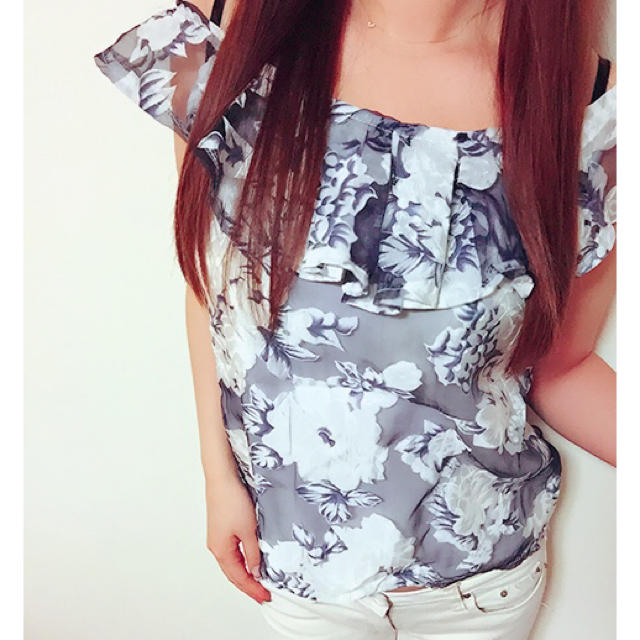 GRL(グレイル)の花柄シースルー♡シフォントップス レディースのトップス(シャツ/ブラウス(半袖/袖なし))の商品写真
