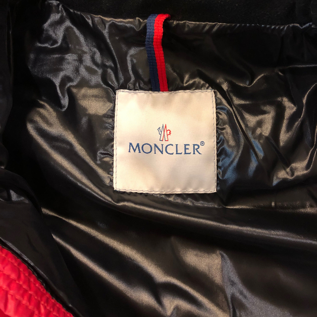 MONCLER(モンクレール)の最終値下げ✴︎モンクレール✴︎レッド レディースのジャケット/アウター(ダウンジャケット)の商品写真