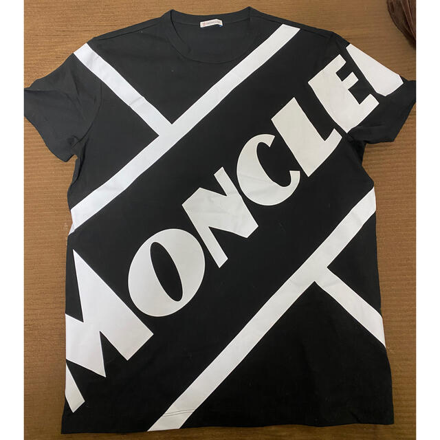 MONCLER(モンクレール)のMONCLER BIG斜めロゴプリントTシャツ BLACK メンズのトップス(Tシャツ/カットソー(半袖/袖なし))の商品写真