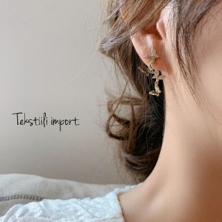 タサキ(TASAKI)の●バタフライモチーフダイヤピアス　gold　ポストs925 czダイヤ18K(ピアス)