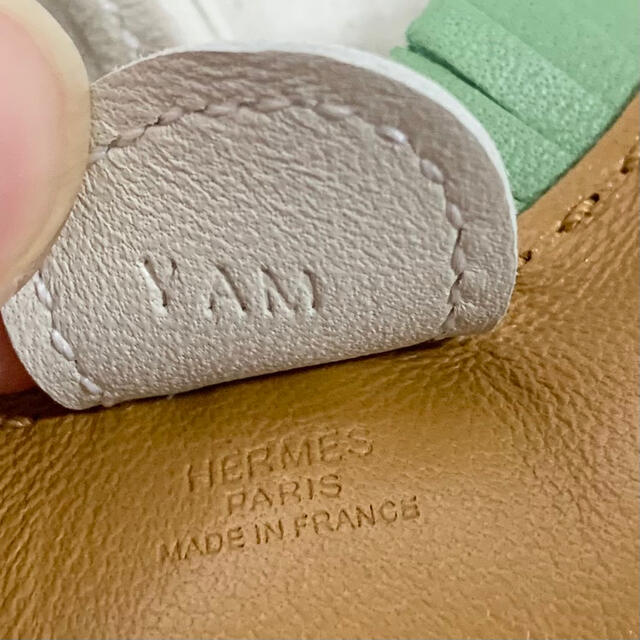 新品 国内購入 HERMES エルメス ロデオ チャーム PM クレ セサミ