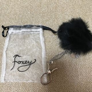 フォクシー(FOXEY)の【未使用】フォクシー　バッグチャーム　グローブホルダー　ファー(バッグチャーム)