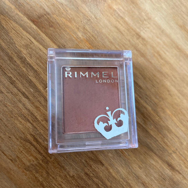 RIMMEL(リンメル)のオレンジアイシャドウ　リンメル017 コスメ/美容のベースメイク/化粧品(アイシャドウ)の商品写真