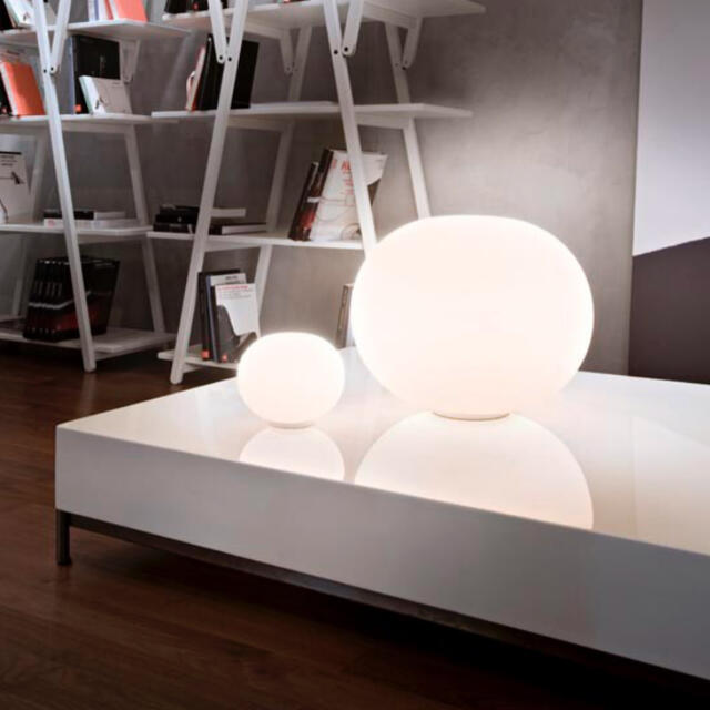 Cassina(カッシーナ)のCassina カッシーナ　照明　ライト　ランプ　新品 インテリア/住まい/日用品のライト/照明/LED(テーブルスタンド)の商品写真