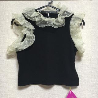 リルリリー(lilLilly)の新品タグ付き♡ドットフリルトップス(カットソー(半袖/袖なし))