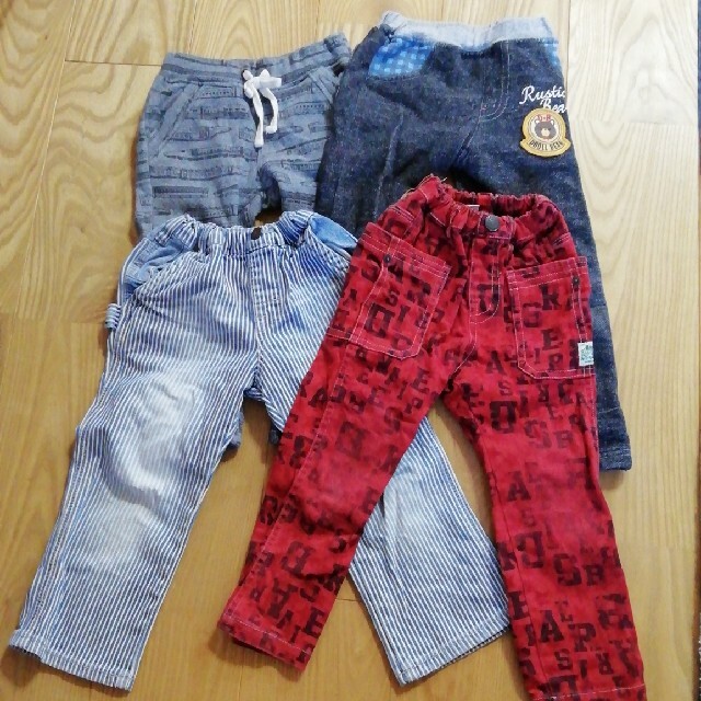 F.O.KIDS(エフオーキッズ)の９５サイズ　ズボン　４点セット キッズ/ベビー/マタニティのキッズ服男の子用(90cm~)(パンツ/スパッツ)の商品写真