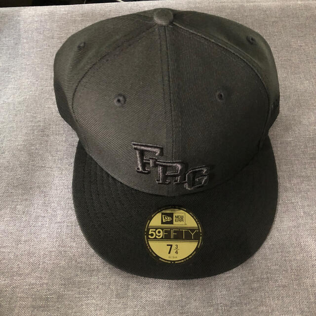FRAGMENT(フラグメント)のNEW ERA × FRAGMENT DESIGN 59FIFTY 7 3/4 メンズの帽子(キャップ)の商品写真