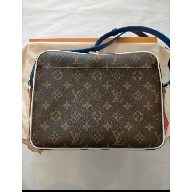 LOUIS VUITTON(ルイヴィトン)の訳あり値下げルイヴィトンLVXNBA ナイル・メッセンジャー PM M45584 メンズのバッグ(メッセンジャーバッグ)の商品写真