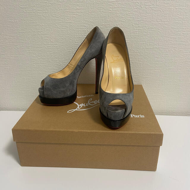 Christian Louboutin - Christian Louboutin スエードグレーパンプスの