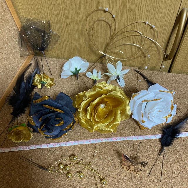 No.384 豪華!金黒白 ♡ 成人式髪飾り 振袖髪飾り フラワーピン - 和装小物