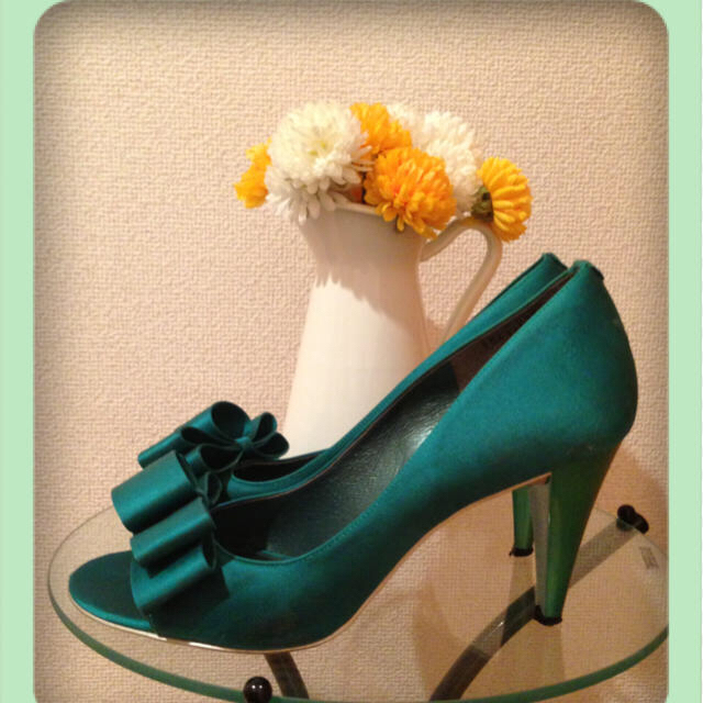 STRAWBERRY-FIELDS(ストロベリーフィールズ)のオープントゥリボンヒール☆(値下げ) レディースの靴/シューズ(ハイヒール/パンプス)の商品写真