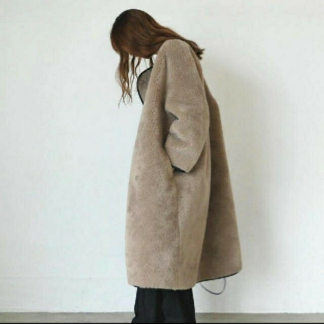 TODAYFUL(トゥデイフル)のAKTE　ボアロングコート　モカ レディースのジャケット/アウター(ロングコート)の商品写真