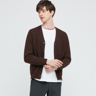 ユニクロ(UNIQLO)のプレミアムラムVネックカーディガン（長袖）(カーディガン)