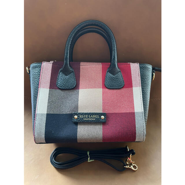 BURBERRY BLUE LABEL(バーバリーブルーレーベル)のブルーレーベルクレストブリッジ　ショルダーバッグ レディースのバッグ(ショルダーバッグ)の商品写真