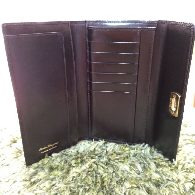 Ferragamo(フェラガモ)のフェラガモ　ガンチーニがま口長財布　ブラック レディースのファッション小物(財布)の商品写真