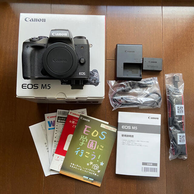 Canon(キヤノン)のcanon EOS M5 ボディ ブラック 良品 スマホ/家電/カメラのカメラ(ミラーレス一眼)の商品写真