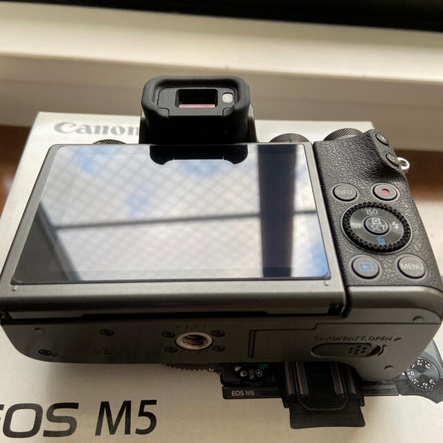 Canon(キヤノン)のcanon EOS M5 ボディ ブラック 良品 スマホ/家電/カメラのカメラ(ミラーレス一眼)の商品写真