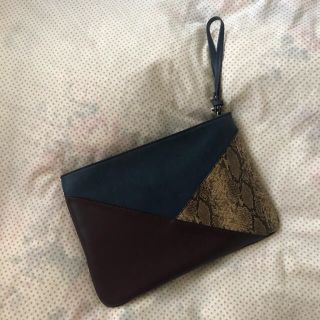 ザラ(ZARA)のZARA クラッチバッグ(クラッチバッグ)