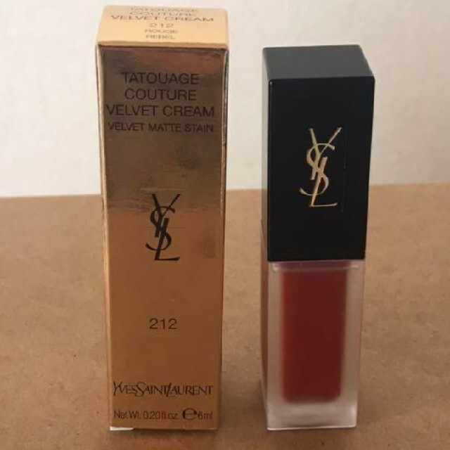 Yves Saint Laurent Beaute(イヴサンローランボーテ)の新品YSLタトワージュクチュール ベルベットクリーム212  ルージュレベル コスメ/美容のベースメイク/化粧品(口紅)の商品写真