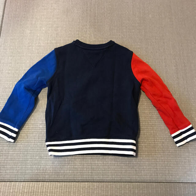 TOMMY HILFIGER(トミーヒルフィガー)のtommy トレーナー  キッズ/ベビー/マタニティのキッズ服男の子用(90cm~)(Tシャツ/カットソー)の商品写真