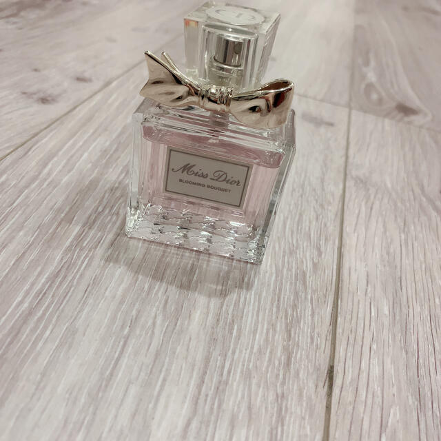 Dior(ディオール)のmiss dior ミスディオール ブルーミングブーケ 50ml コスメ/美容の香水(香水(女性用))の商品写真