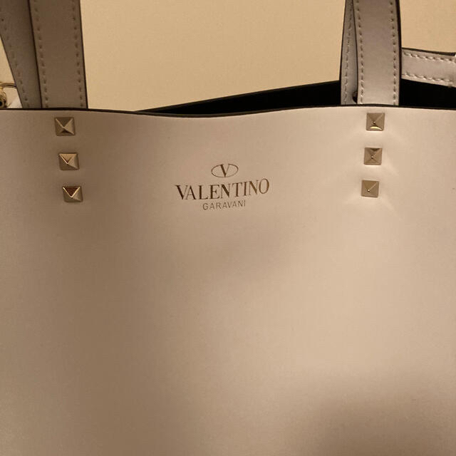 VALENTINO(ヴァレンティノ)のVALENTINO トートバッグ　 レディースのバッグ(トートバッグ)の商品写真